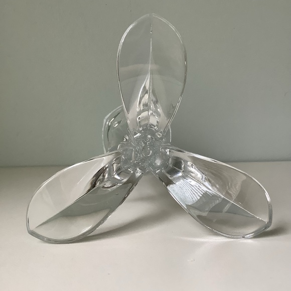 EUC Crystal 3 footed petal bud vase - Picture 11 of 11